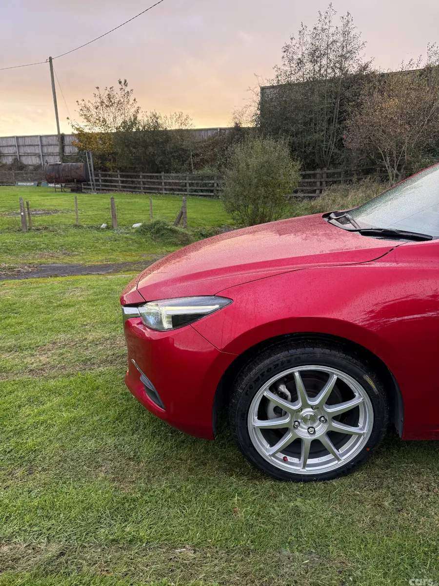 Mazda Axela Hatchback, Diesel, 2017, Red