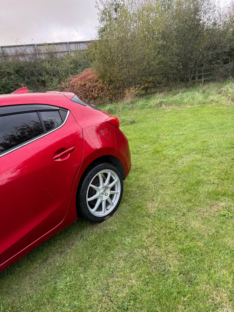 Mazda Axela Hatchback, Diesel, 2017, Red