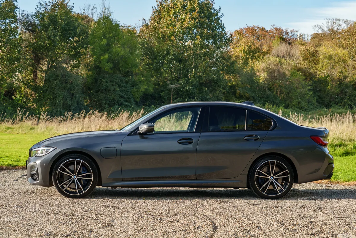 BMW 3-Series Saloon, Petrol Plug-in Hybrid, 2020, Grey