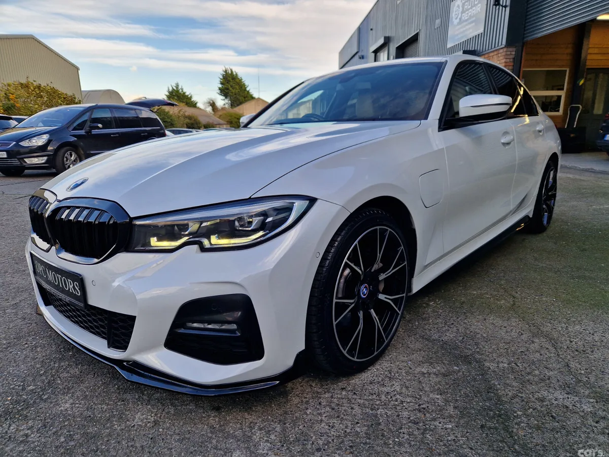 BMW 3-Series Saloon, Petrol Hybrid, 2021, White