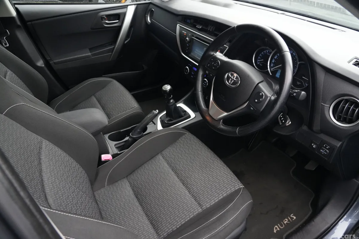 Toyota Auris MPV, Petrol, 2014, Blue