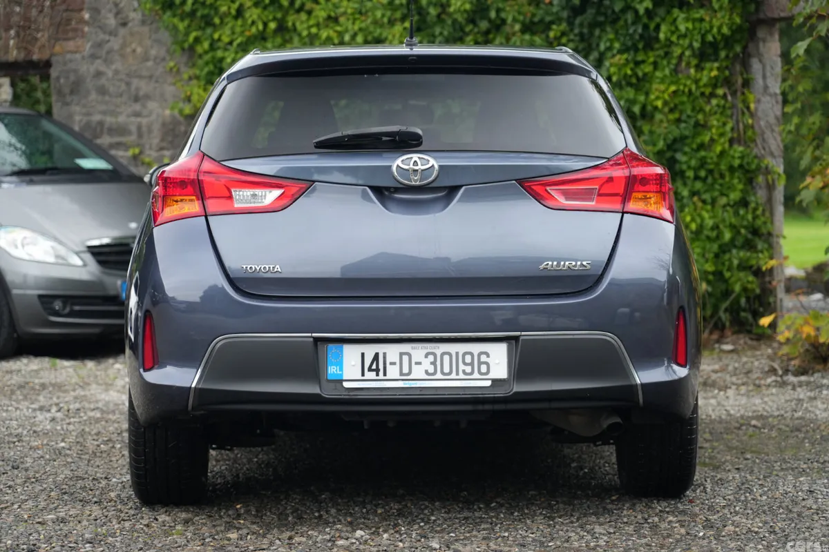 Toyota Auris MPV, Petrol, 2014, Blue
