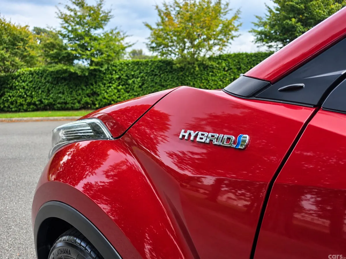 Toyota C-HR Hatchback, Petrol Hybrid, 2018, White
