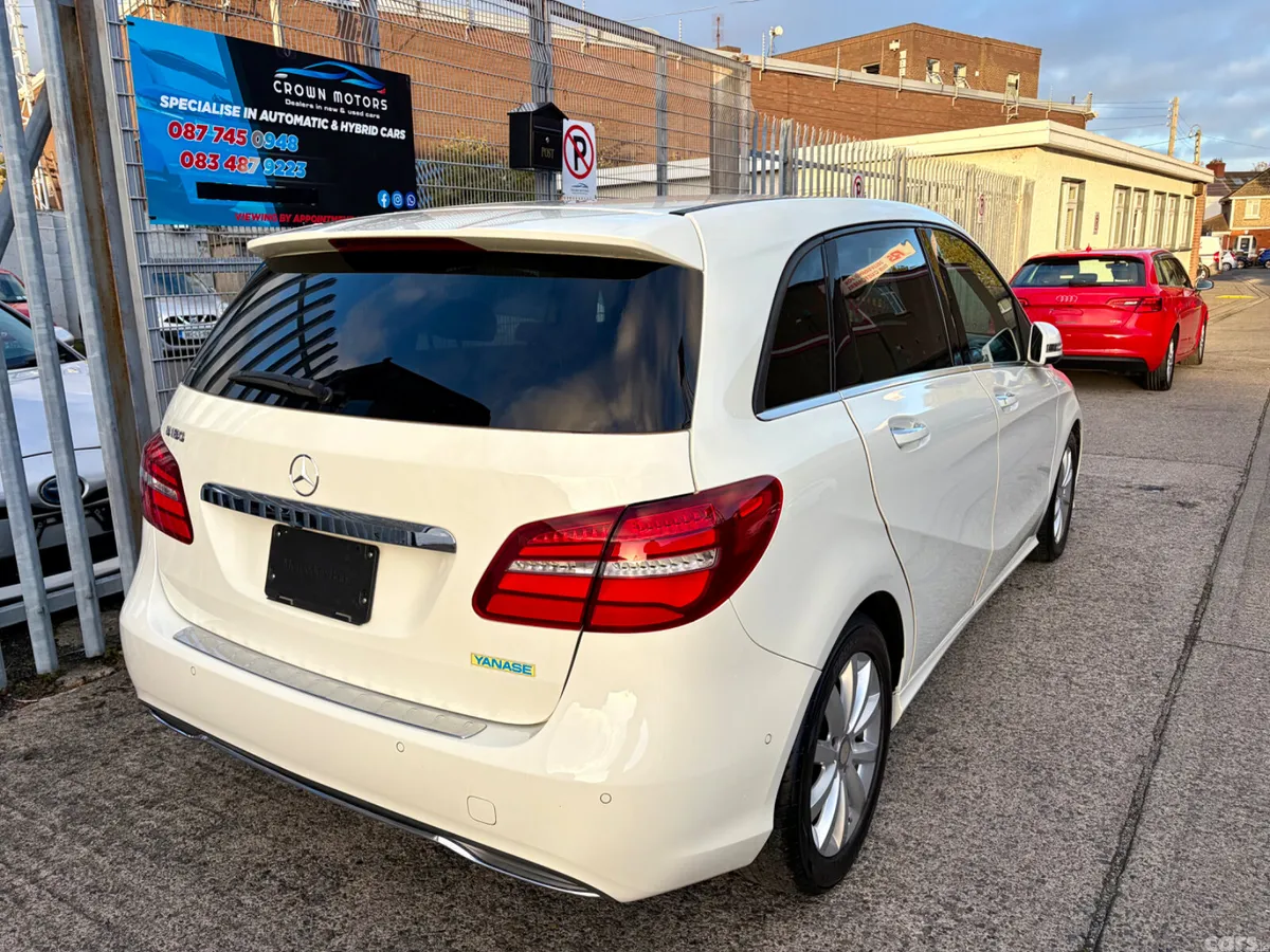 Mercedes-Benz B-Class Hatchback, Petrol, 2015, White