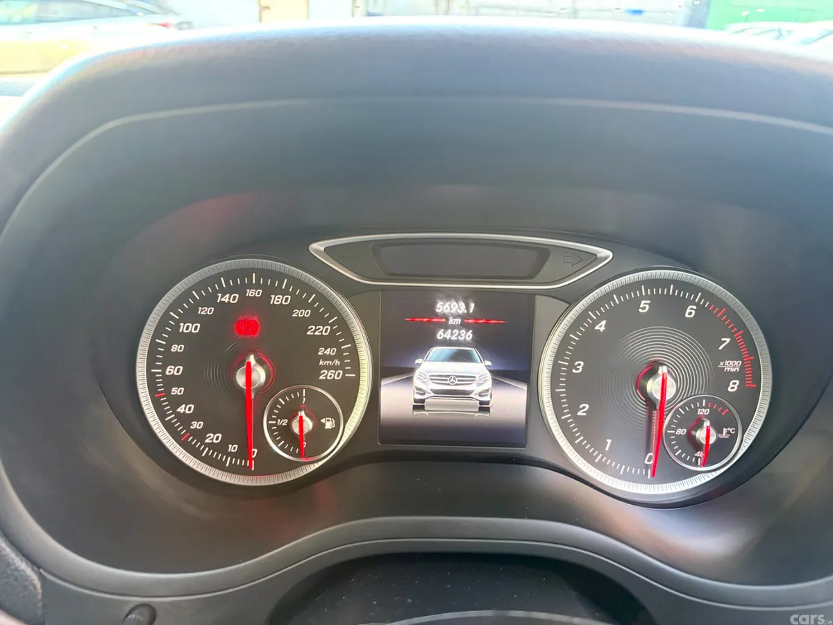 Mercedes-Benz B-Class Hatchback, Petrol, 2015, White