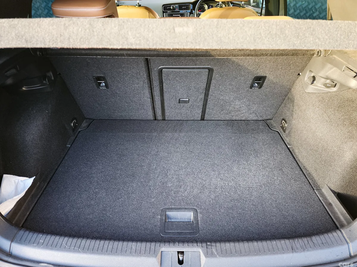 Volkswagen Golf Hatchback, Petrol, 2014, Grey
