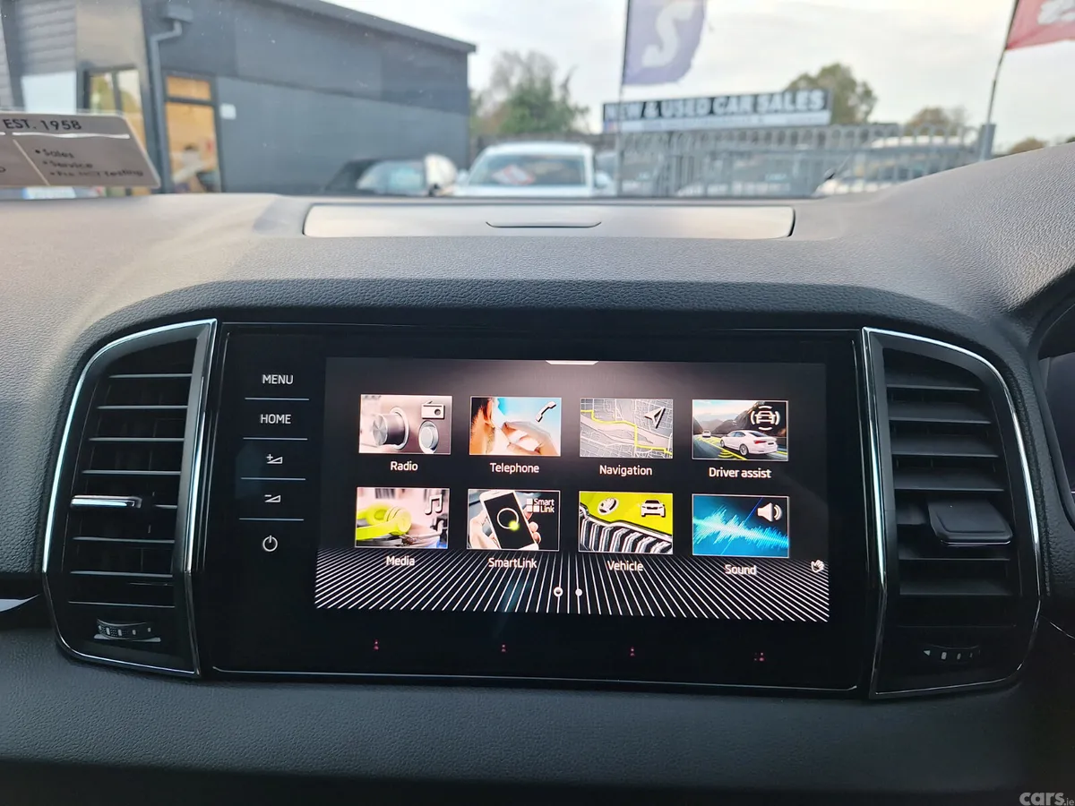 Skoda Karoq SUV, Petrol, 2024, Black
