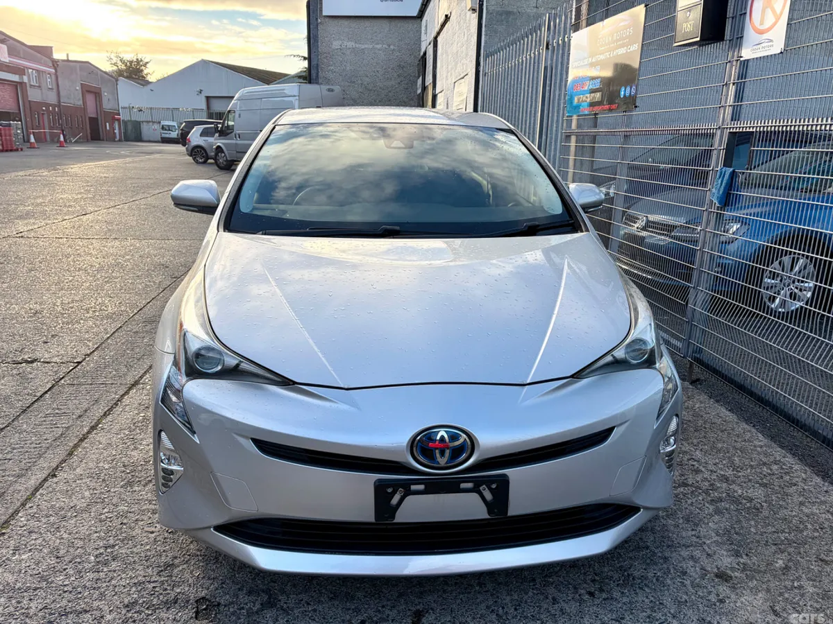 Toyota Prius Saloon, Petrol Hybrid, 2017, Silver
