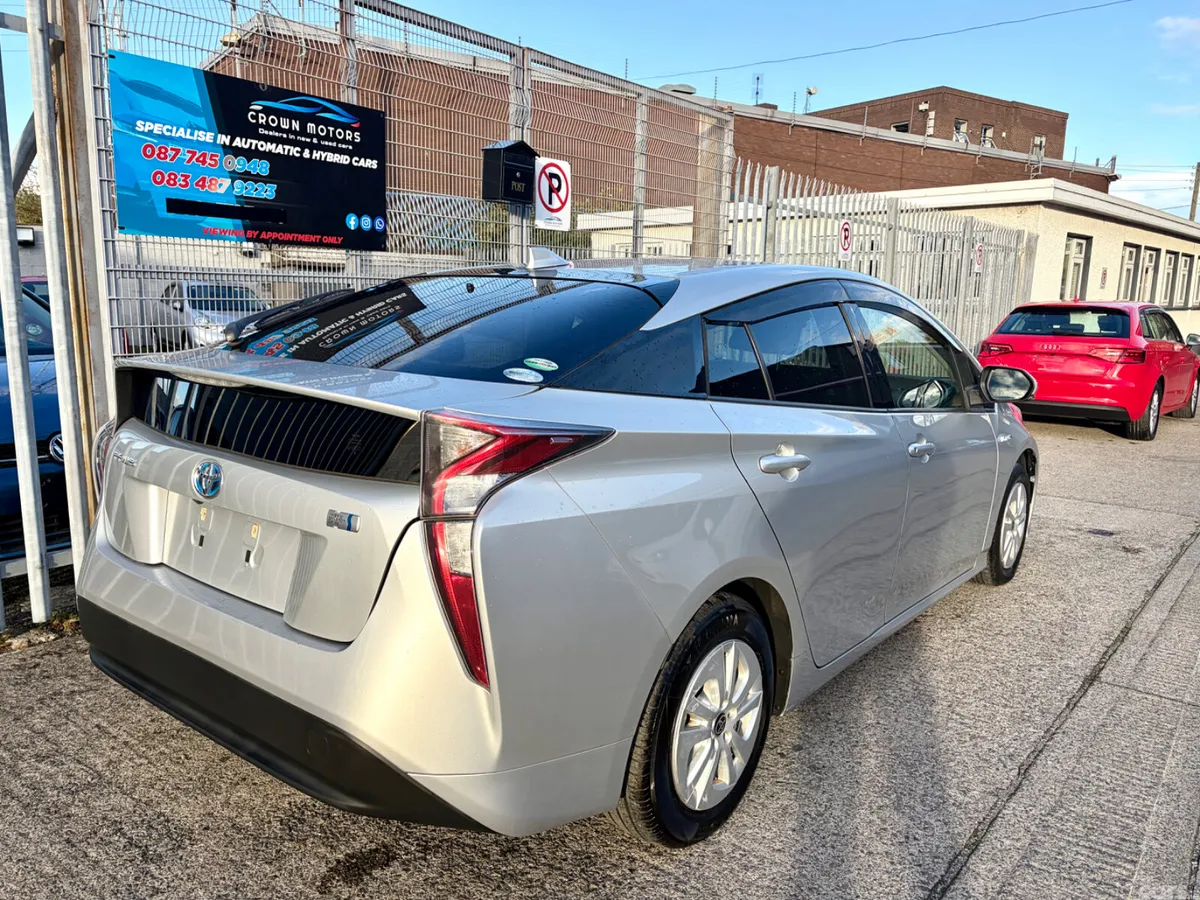 Toyota Prius Saloon, Petrol Hybrid, 2017, Silver