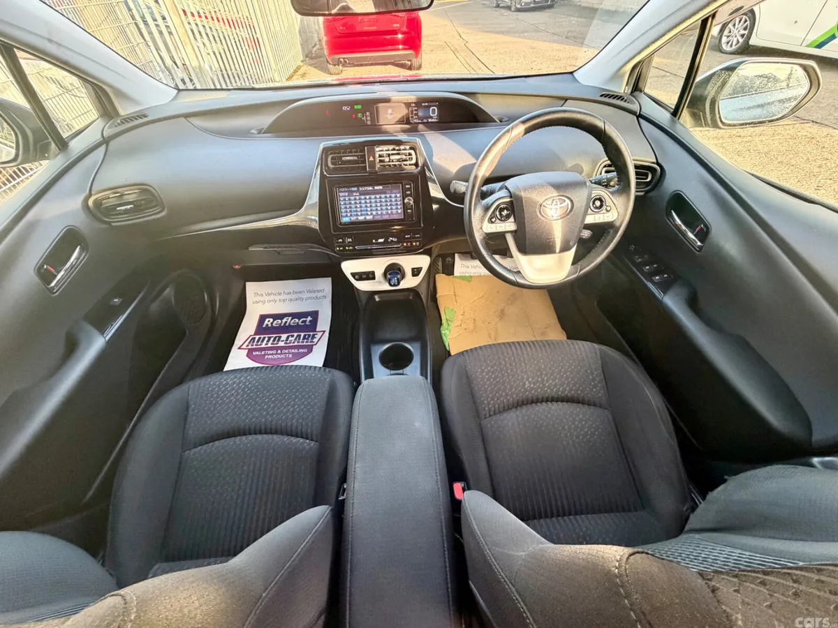Toyota Prius Saloon, Petrol Hybrid, 2017, Silver