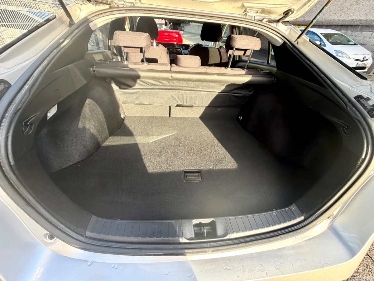 Toyota Prius Saloon, Petrol Hybrid, 2017, Silver