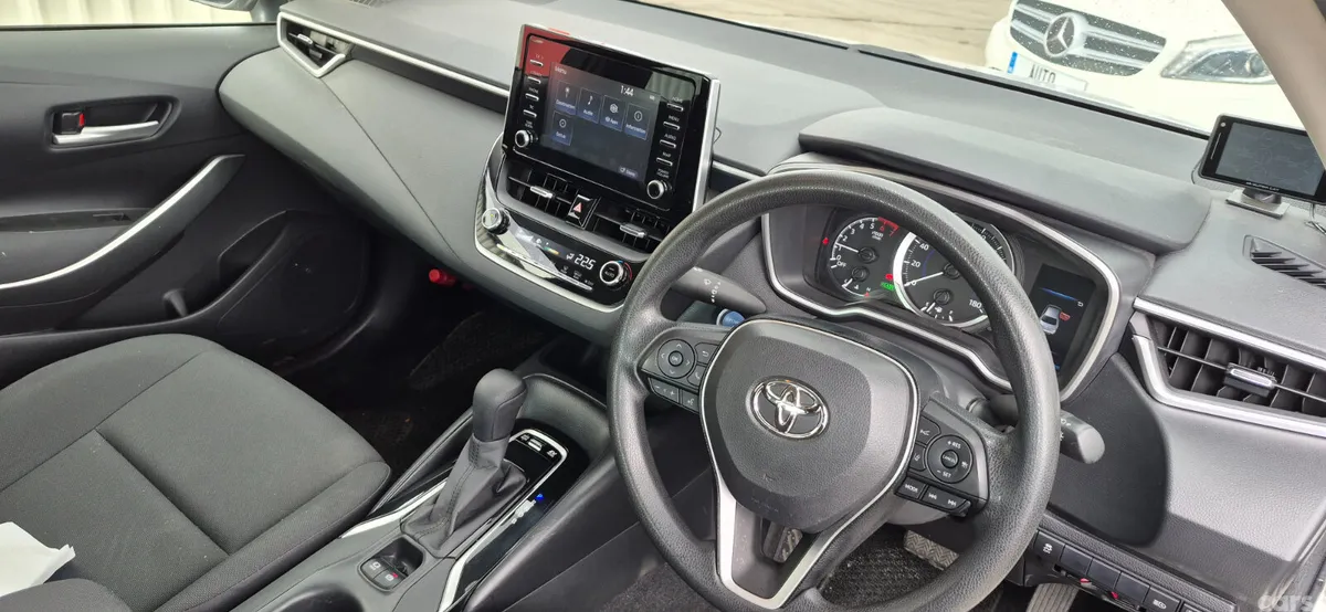 Toyota Corolla Saloon, Petrol Hybrid, 2021, White