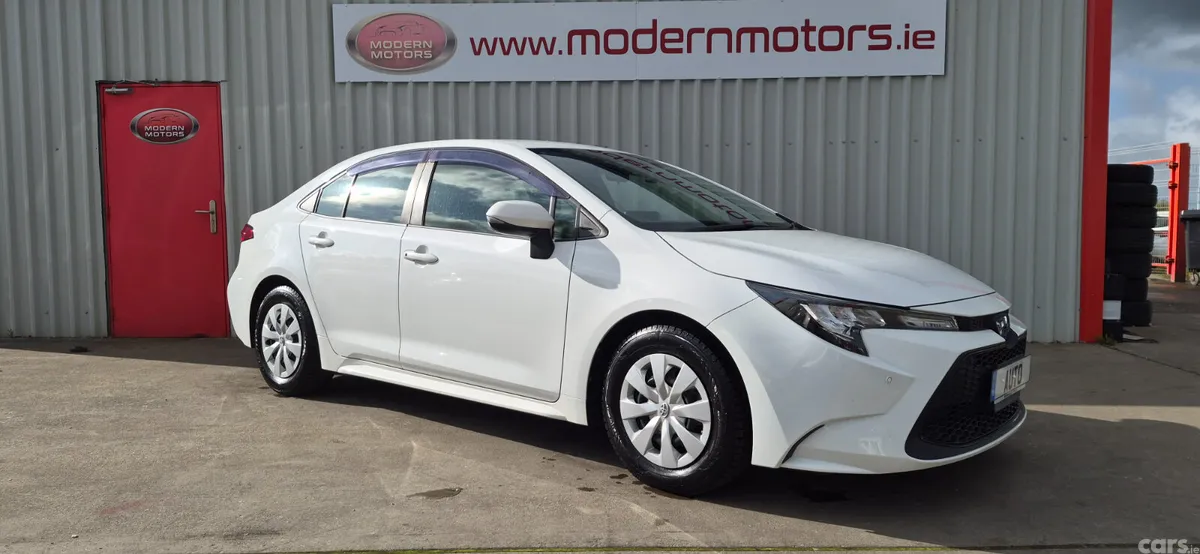 Toyota Corolla Saloon, Petrol Hybrid, 2021, White