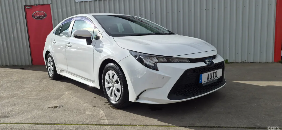 Toyota Corolla Saloon, Petrol Hybrid, 2021, White
