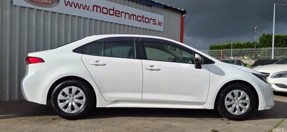 Toyota Corolla Saloon, Petrol Hybrid, 2021, White