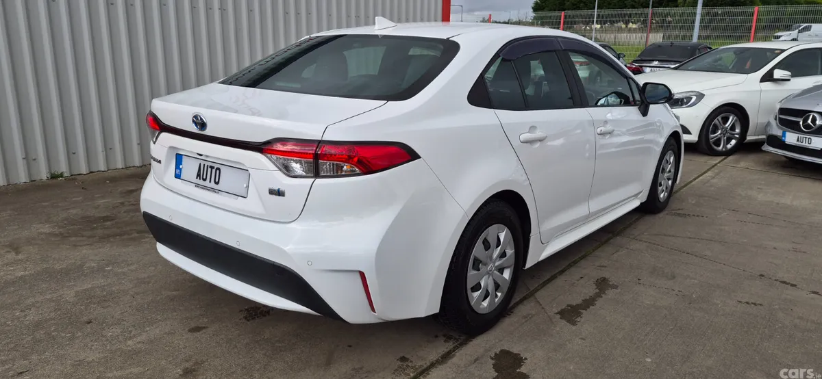 Toyota Corolla Saloon, Petrol Hybrid, 2021, White