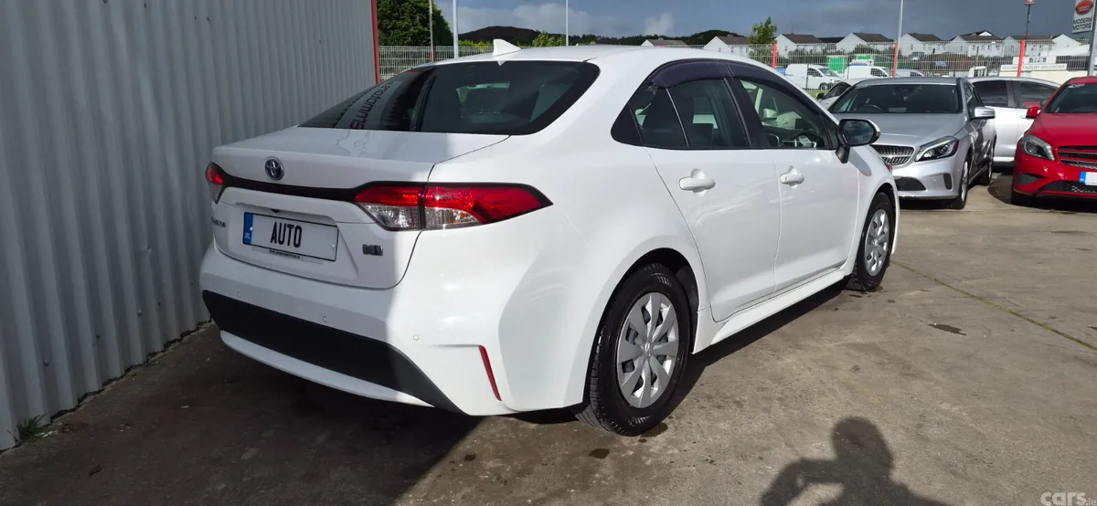 Toyota Corolla Saloon, Petrol Hybrid, 2021, White
