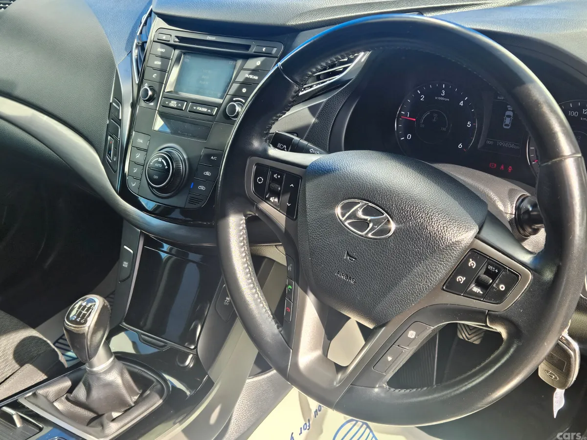 Hyundai i40 Saloon, Diesel, 2016, Beige