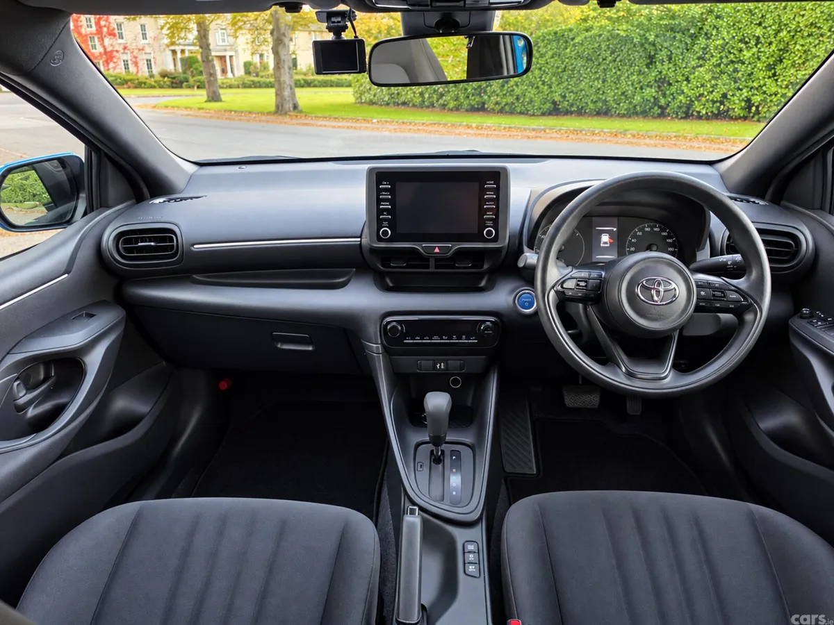 Toyota Yaris Hatchback, Petrol Hybrid, 2022, Grey