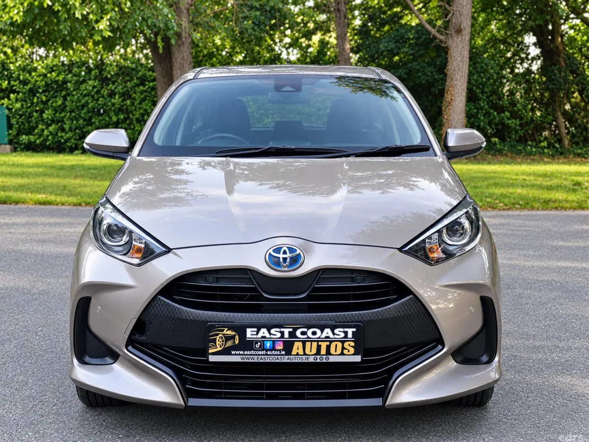 Toyota Yaris Hatchback, Petrol Hybrid, 2022, Grey