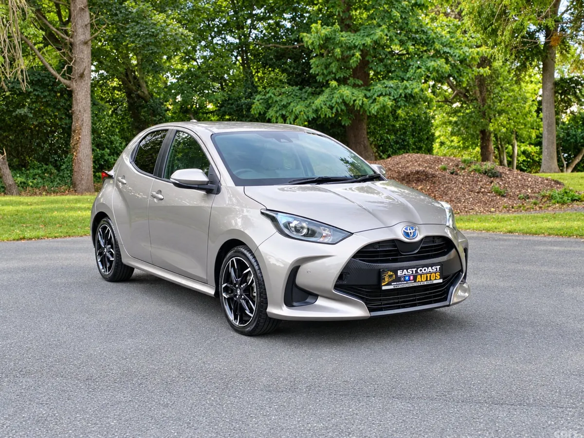 Toyota Yaris Hatchback, Petrol Hybrid, 2022, Grey