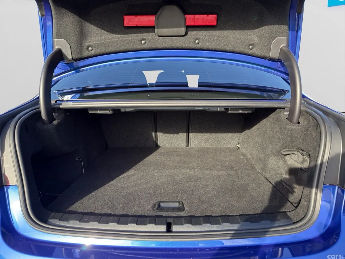 BMW 3-Series Saloon, Petrol Hybrid, 2023, Blue