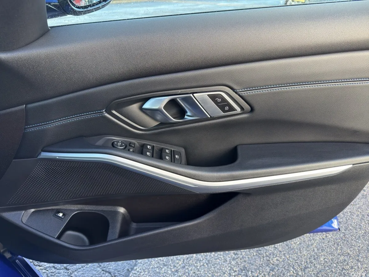 BMW 3-Series Saloon, Petrol Hybrid, 2023, Blue