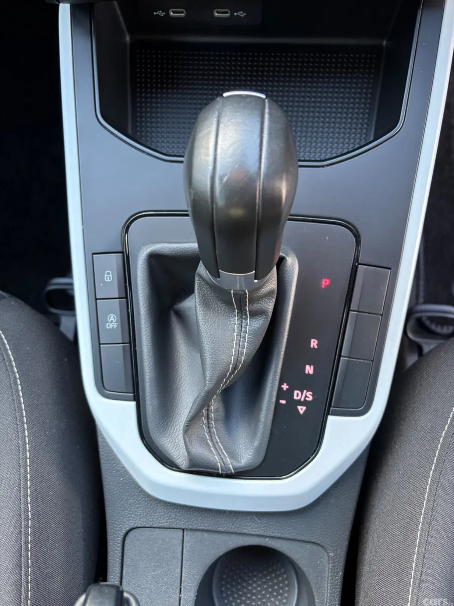 SEAT Arona SUV, Petrol, 2024, Grey