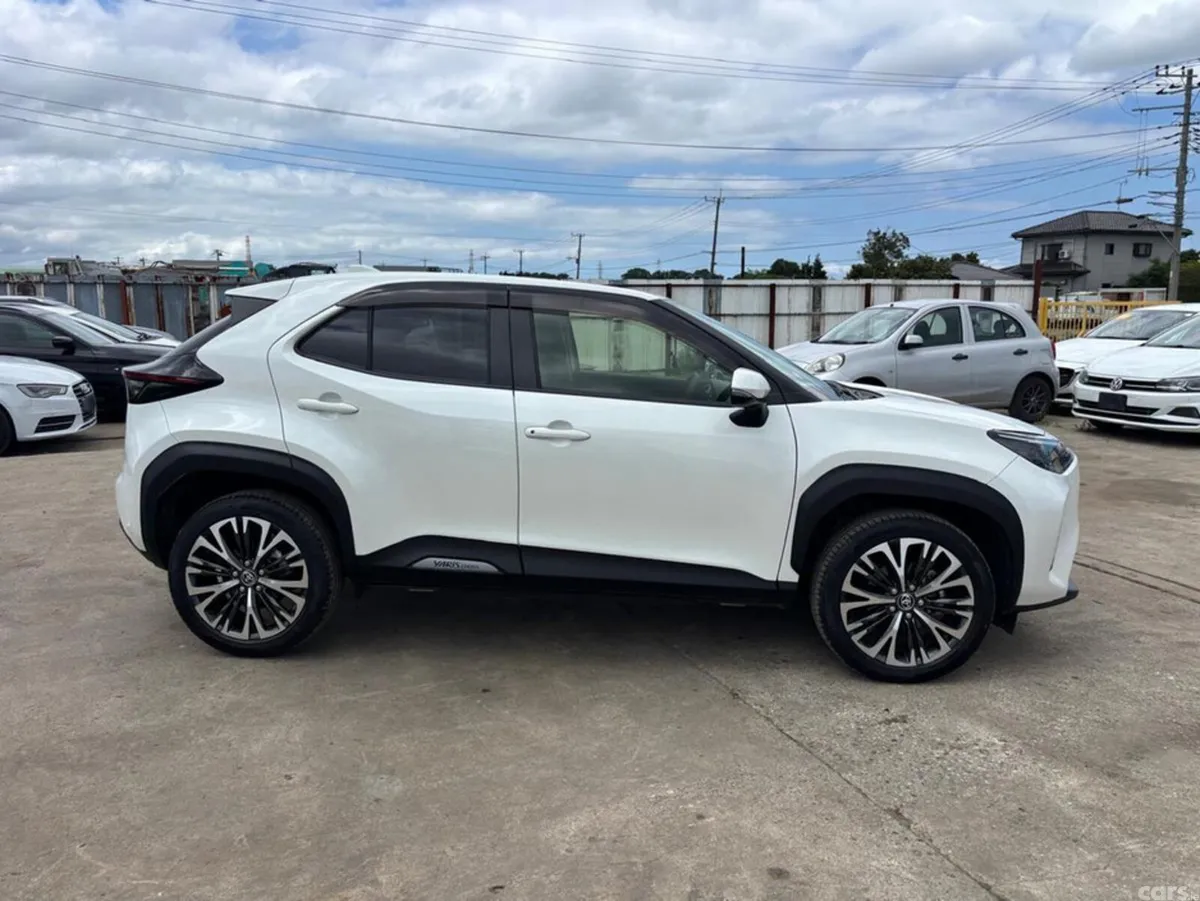 Toyota Yaris Cross SUV, Petrol Hybrid, 2021, White