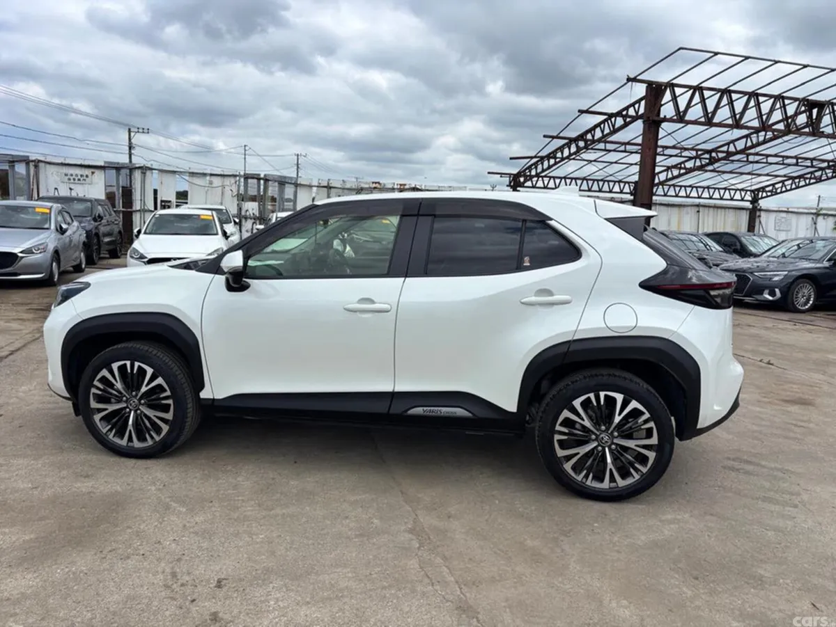 Toyota Yaris Cross SUV, Petrol Hybrid, 2021, White