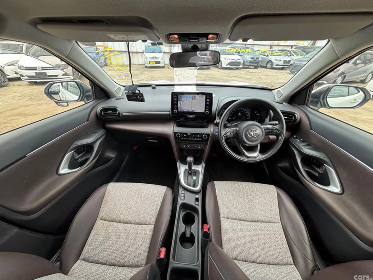 Toyota Yaris Cross SUV, Petrol Hybrid, 2021, White