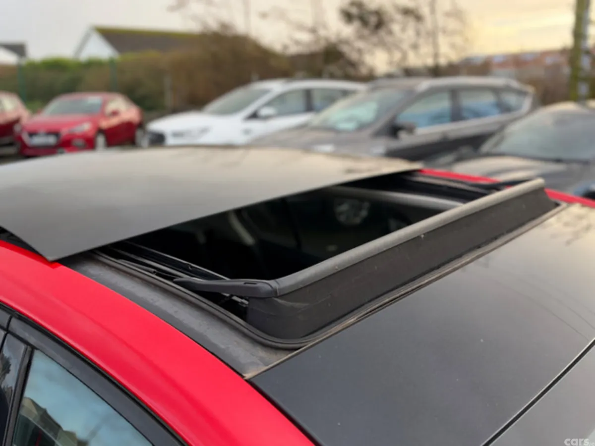 Ford Focus Hatchback, Diesel, 2021, Red