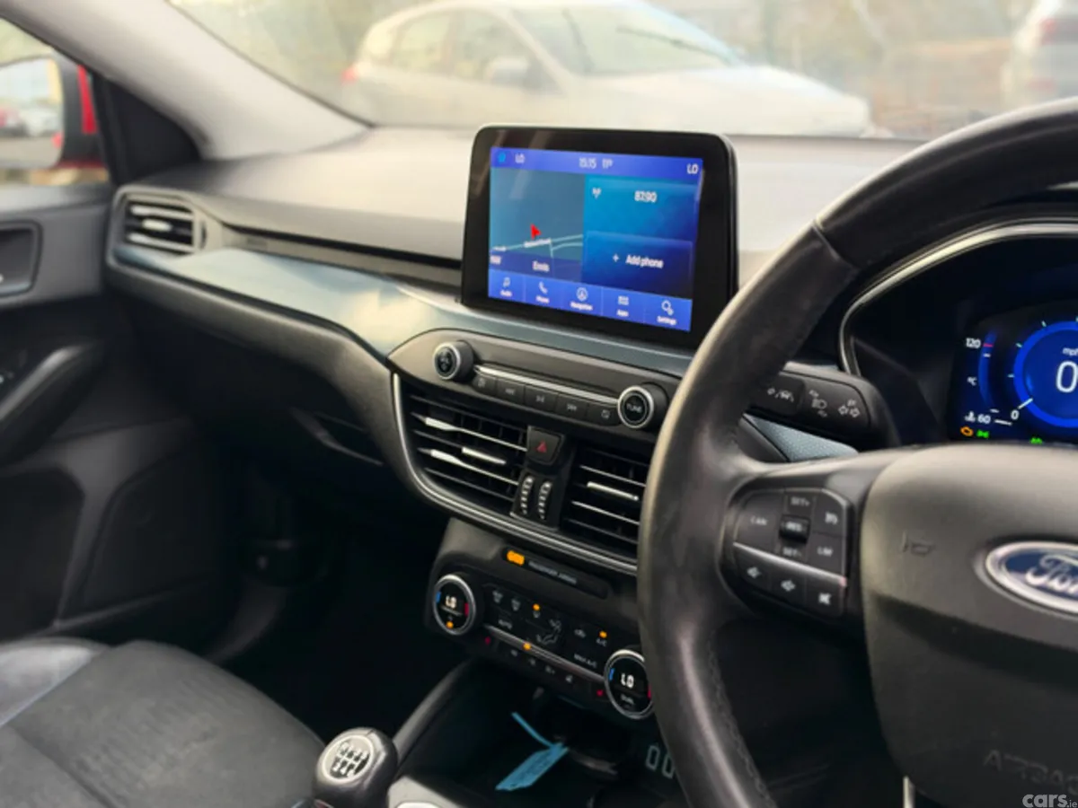 Ford Focus Hatchback, Diesel, 2021, Red