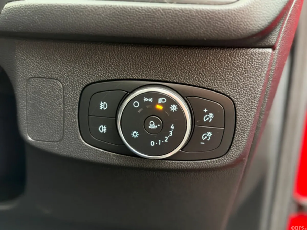 Ford Focus Hatchback, Diesel, 2021, Red