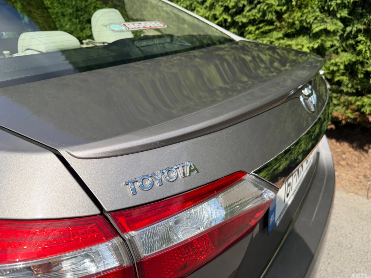 Toyota Corolla Saloon, Diesel, 2016, Grey
