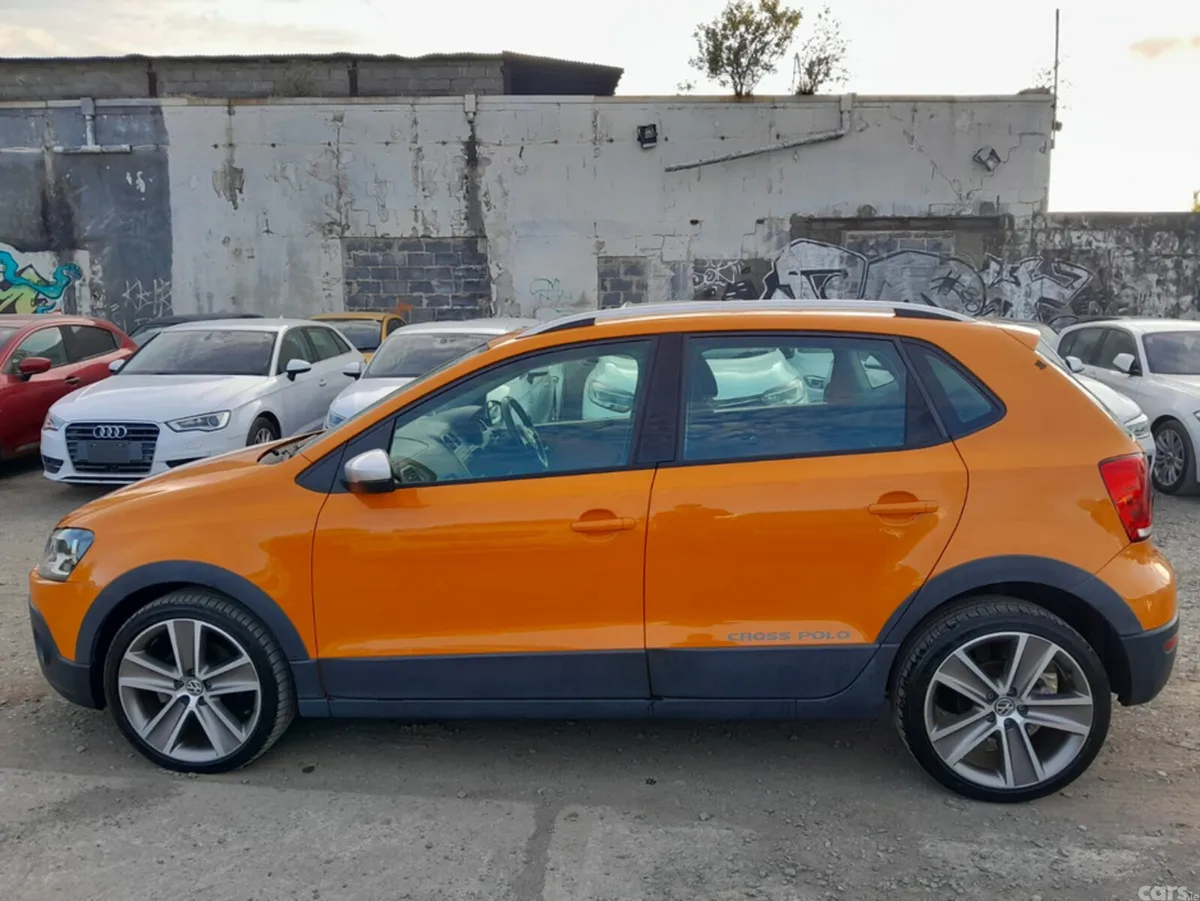 Volkswagen Polo Hatchback, Petrol, 2011, Orange