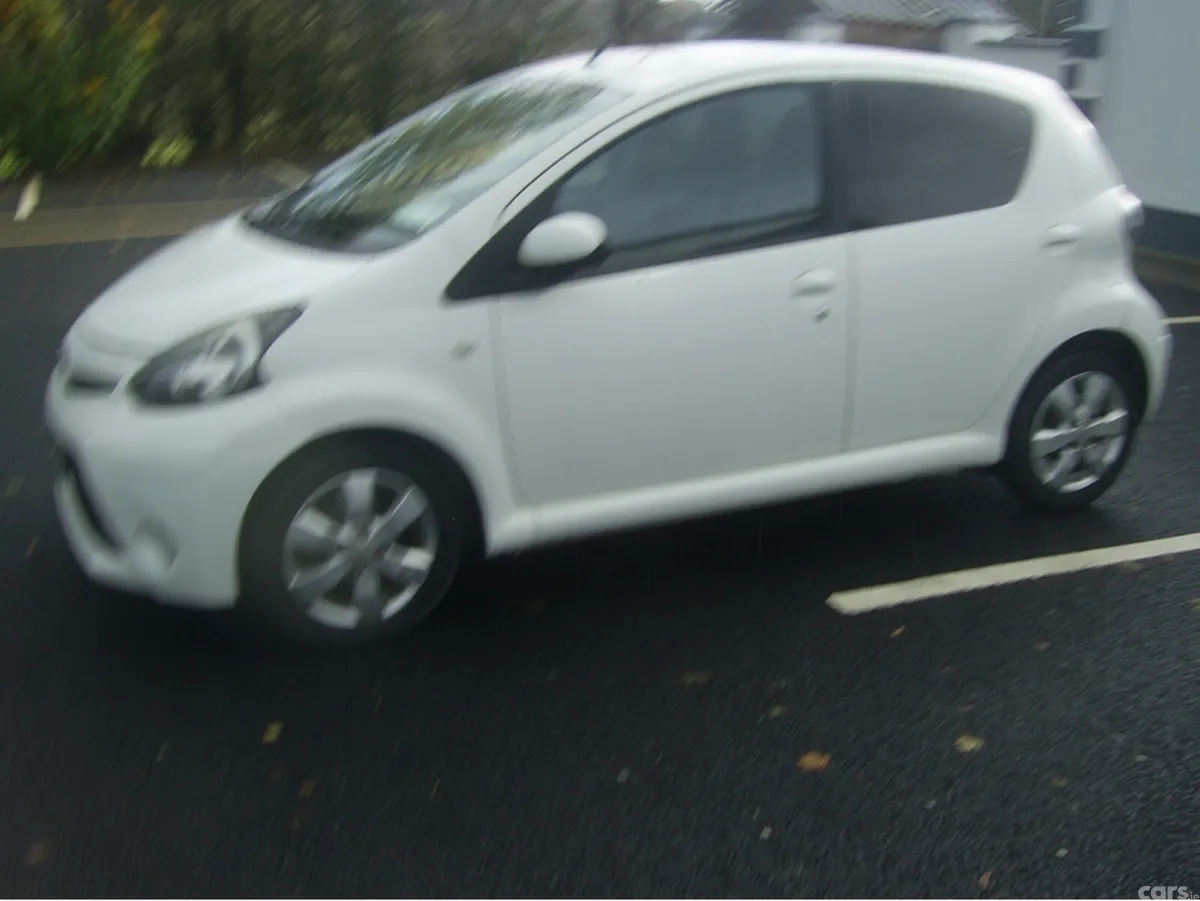 Toyota Aygo Hatchback, Petrol, 2013, White