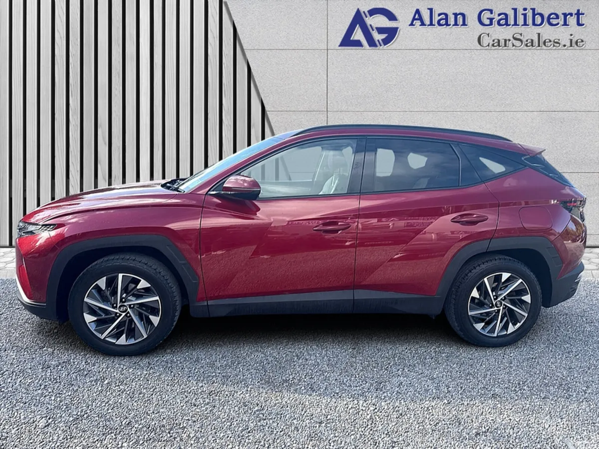 Hyundai Tucson MPV, Diesel, 2022, Red