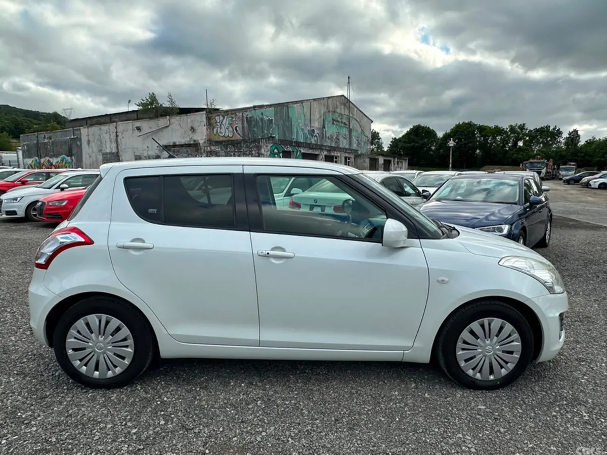 Suzuki Swift Hatchback, Petrol, 2016, White