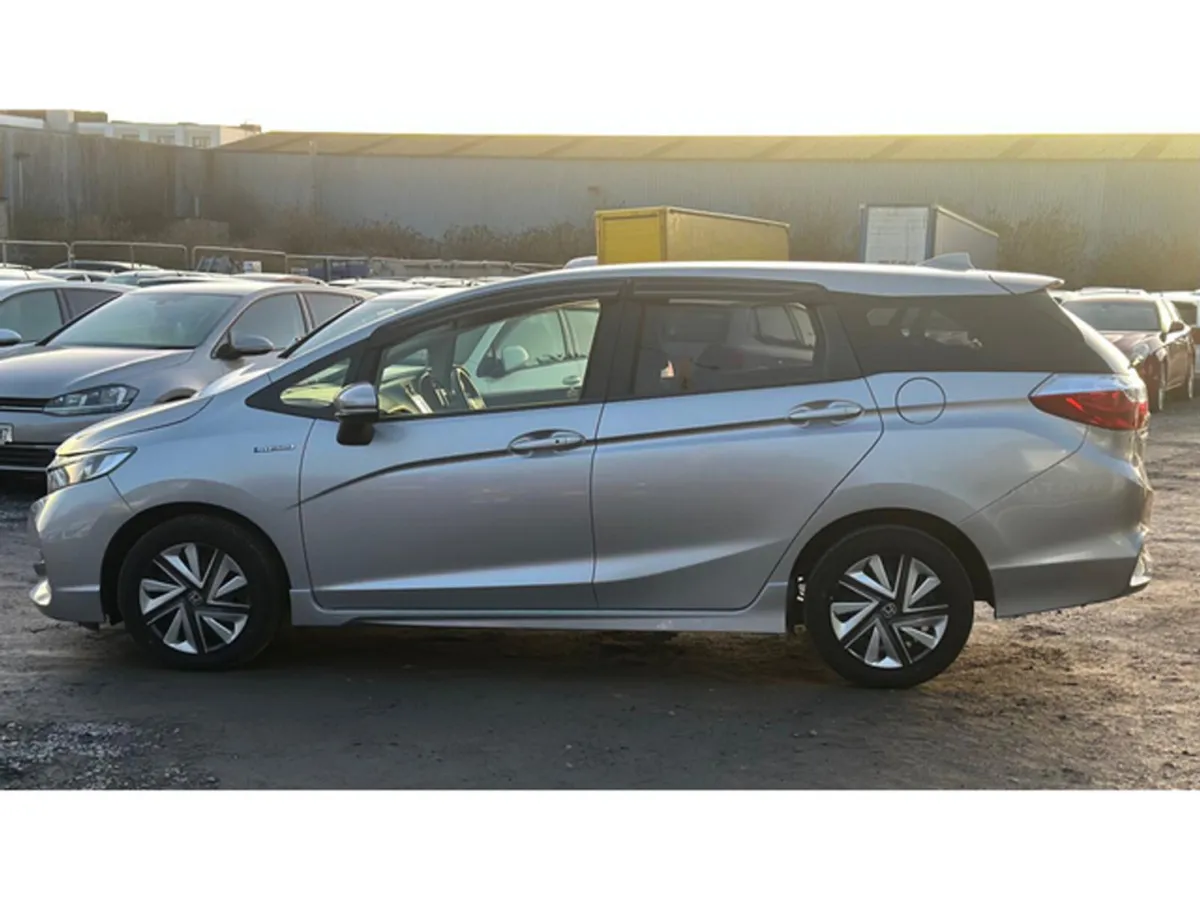 Honda Shuttle Estate, Petrol Hybrid, 2019, Silver