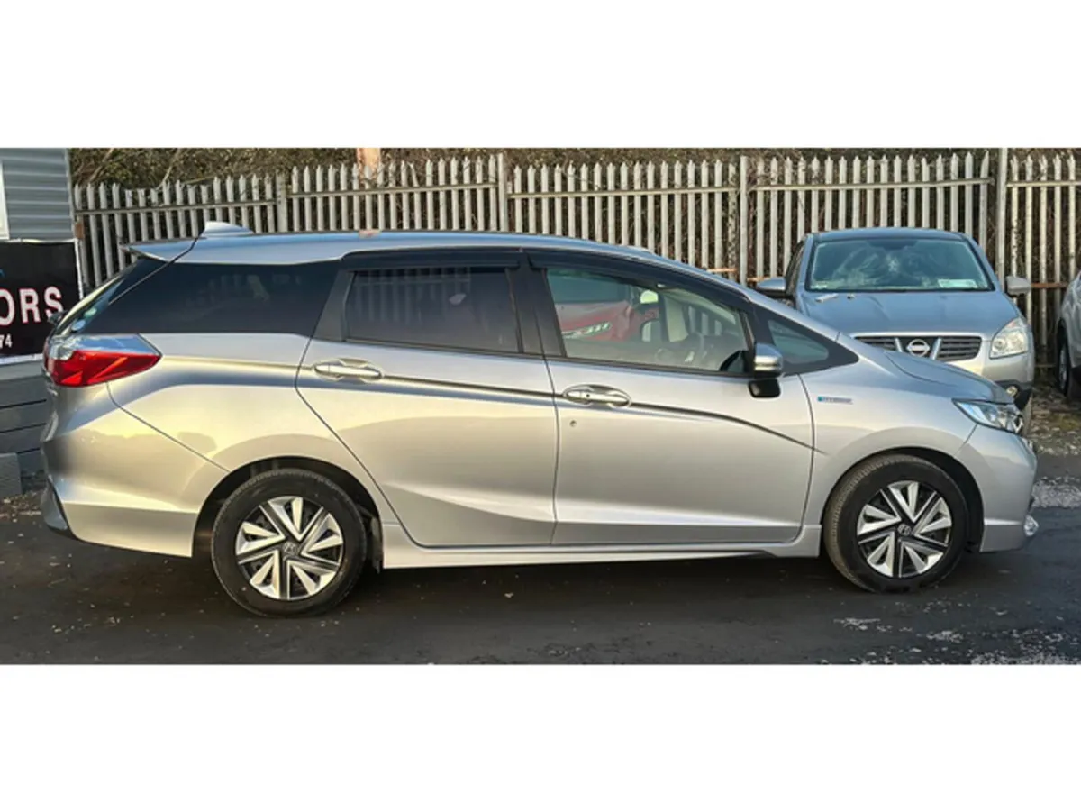 Honda Shuttle Estate, Petrol Hybrid, 2019, Silver