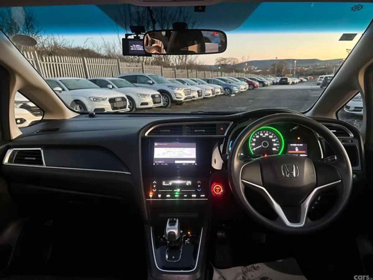 Honda Shuttle Estate, Petrol Hybrid, 2019, Silver