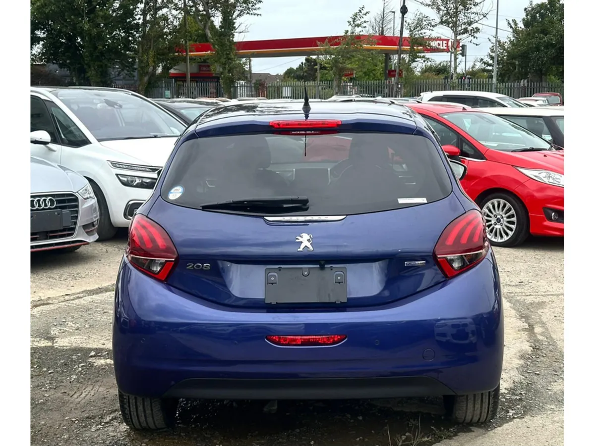 Peugeot 208 Hatchback, Petrol, 2016, Blue