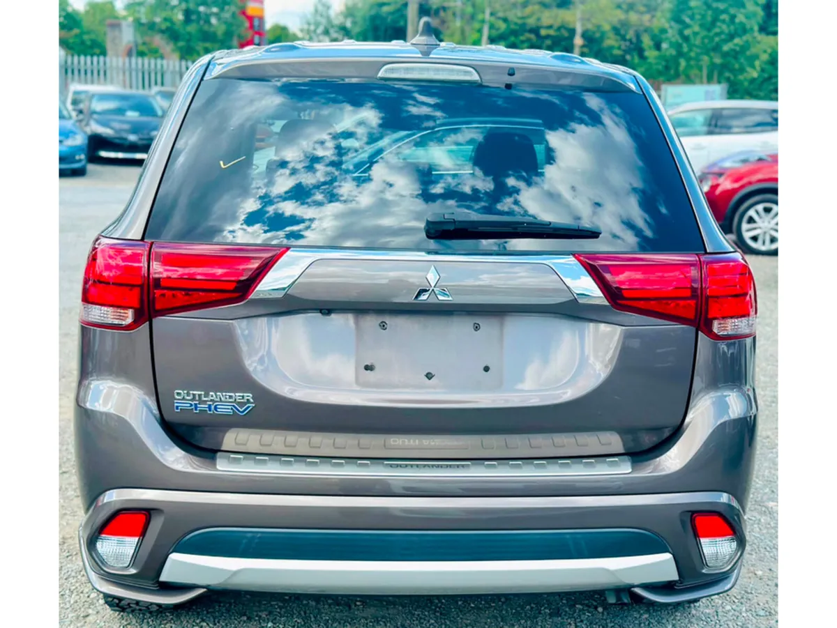 Mitsubishi Outlander SUV, Petrol Hybrid, 2016, Brown