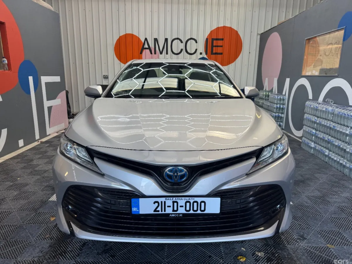 Toyota Camry Saloon, Petrol Hybrid, 2021, Silver