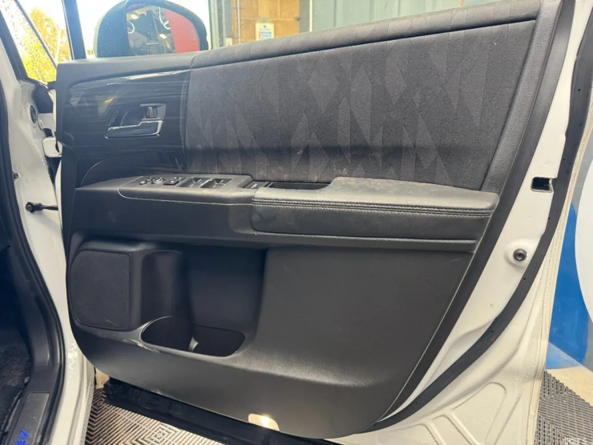 Honda Odyssey MPV, Petrol Hybrid, 2019, White