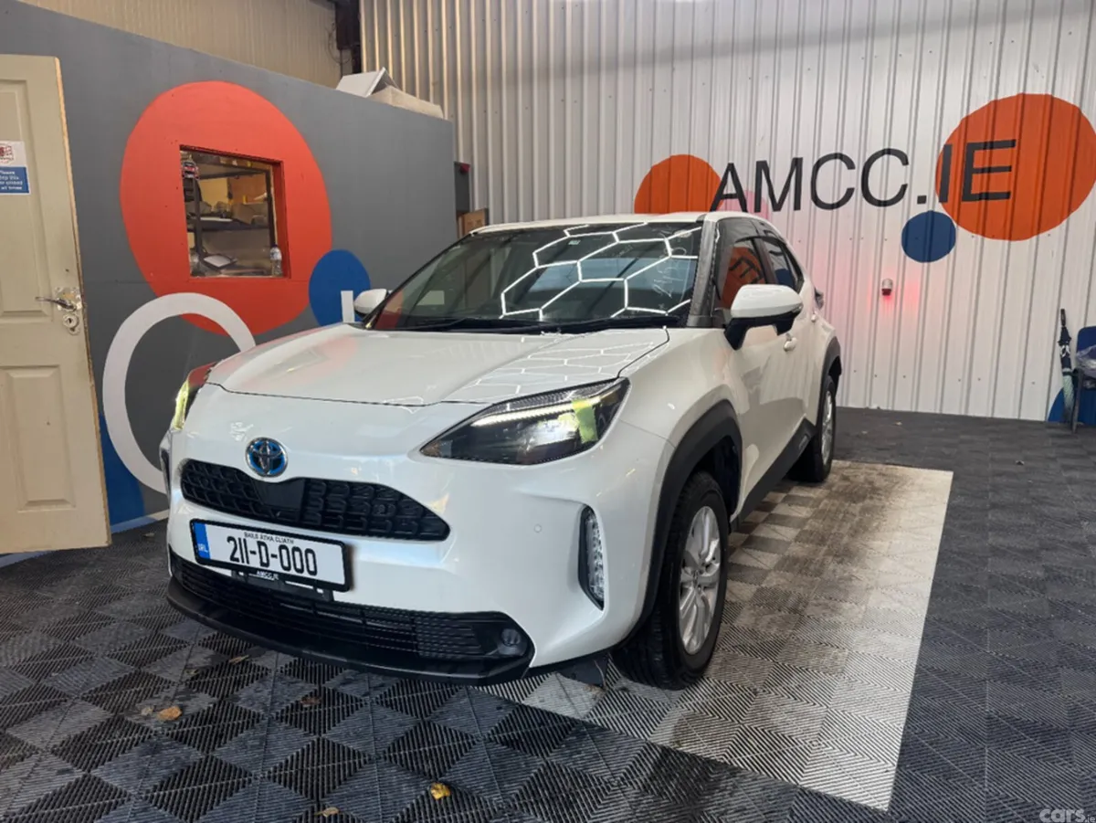 Toyota Yaris Cross SUV, Petrol Hybrid, 2021, White