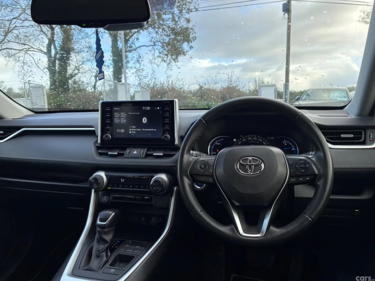 Toyota RAV4 SUV, Petrol Hybrid, 2022, White