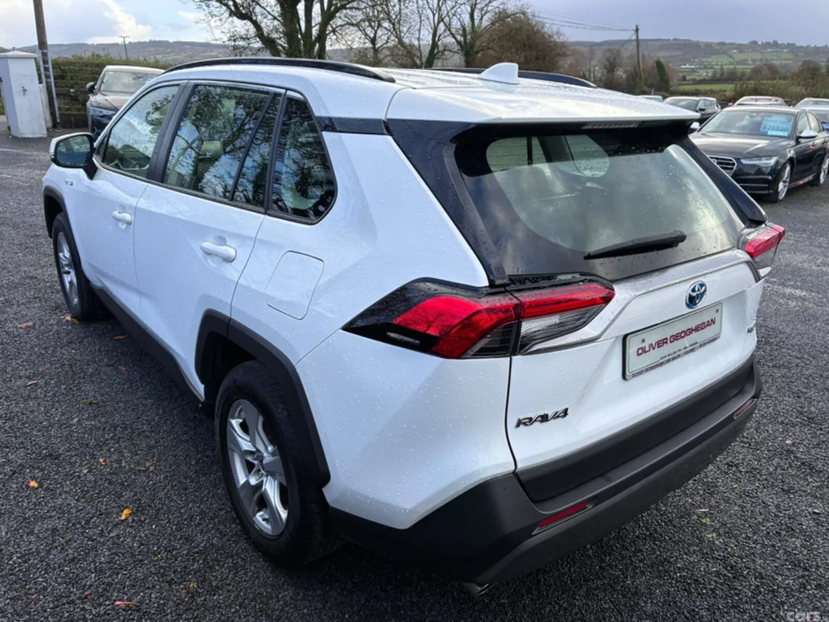 Toyota RAV4 SUV, Petrol Hybrid, 2022, White