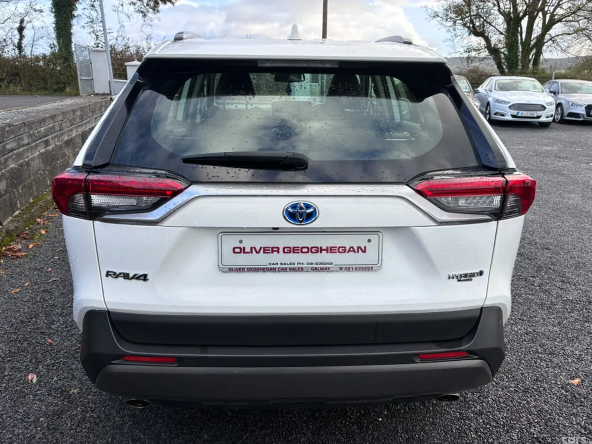 Toyota RAV4 SUV, Petrol Hybrid, 2022, White